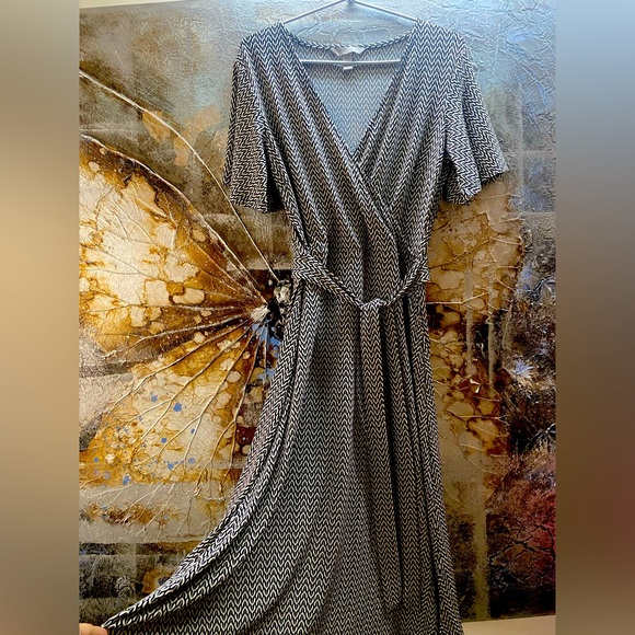 H&M Dresses & Skirts - ❌SOLD❌Brand new H & M dress! In a black and white geometric print! Never worn.